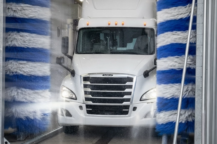 High Pressure sewer cleaning machine in Commercial Vehicle Care