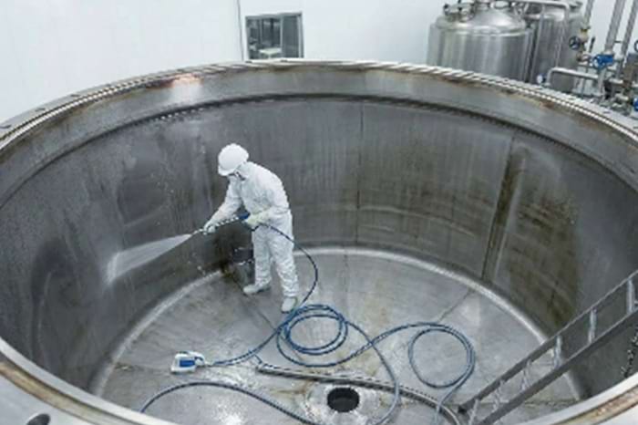 Professional High Pressure sewer cleaning machine in Reactors & Storage Vessels